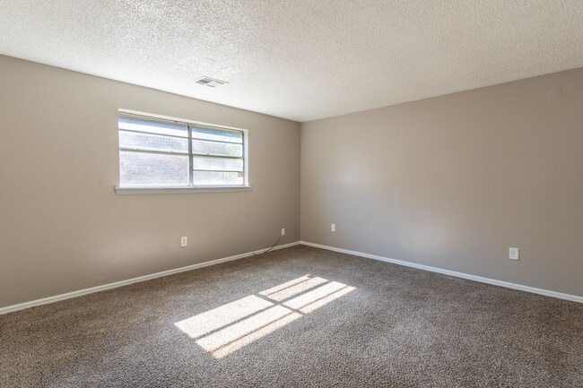 Building Photo - 1521 Marydale Ave