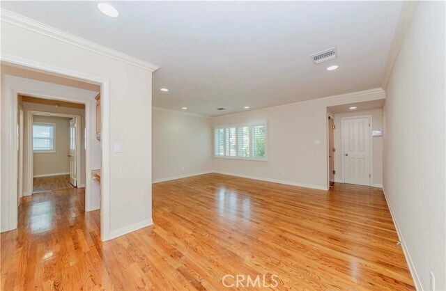 Foto del edificio - 2740 Burkshire Ave