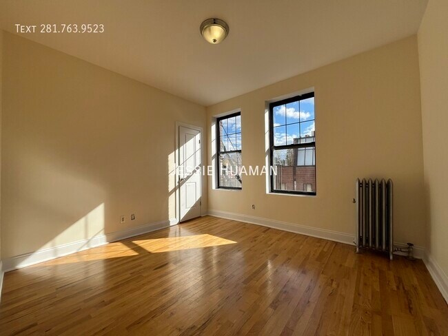 Building Photo - 207-209 West 11th Street -5DD
