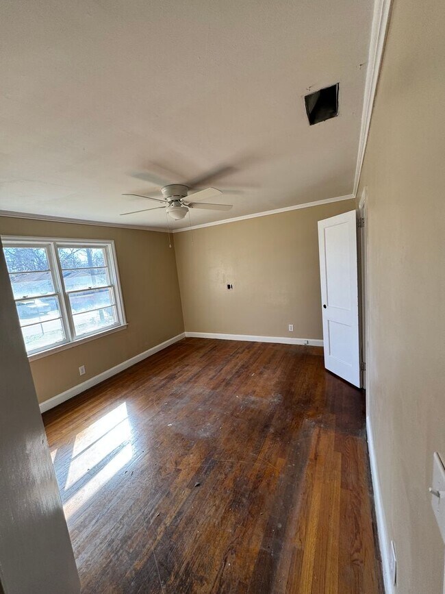 Foto del edificio - 4 Bed 2 Bath Brick House