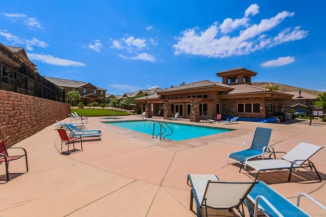 Foto del edificio - 3 Bedroom 2.5 Bath Home With a Community P...