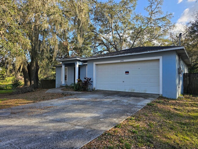 Building Photo - AWESOME DEAL on a 3 Bedroom, 2 Bath HOUSE!