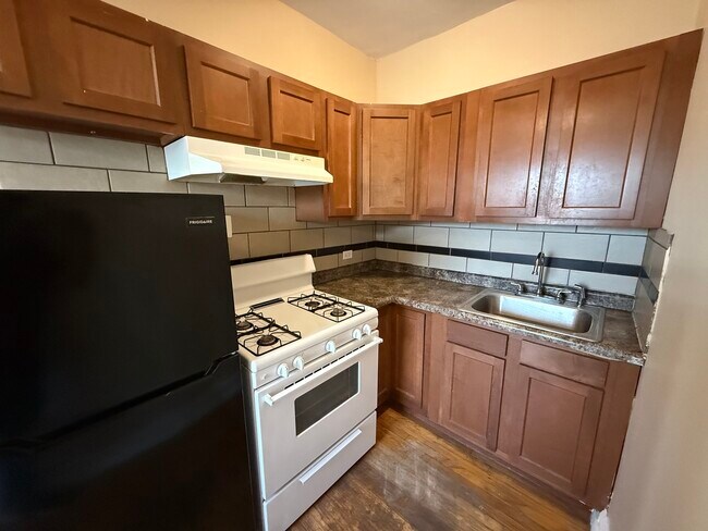 Foto del edificio - 2801 N Keating Ave