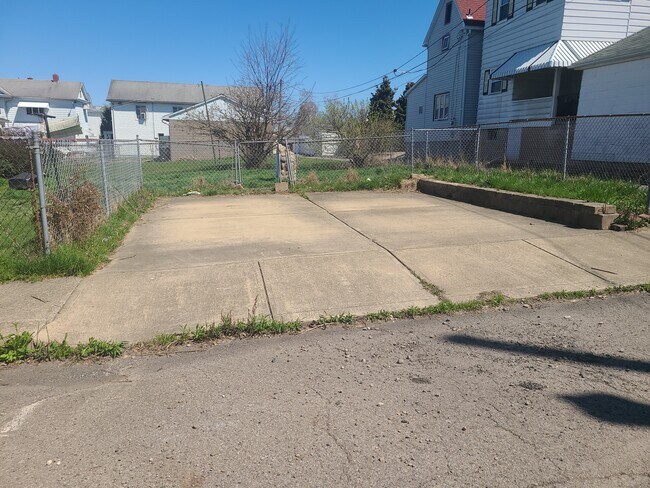 Off-street parking - 63 W Grand St