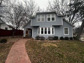 Building Photo - 2325 W Circle Dr Building Photo - 2325 W Circle Dr