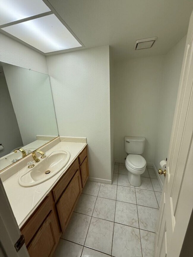 Foto del edificio - Castro Valley Modern Hillside House 3 bed. 2.5 bath, Close to Bart