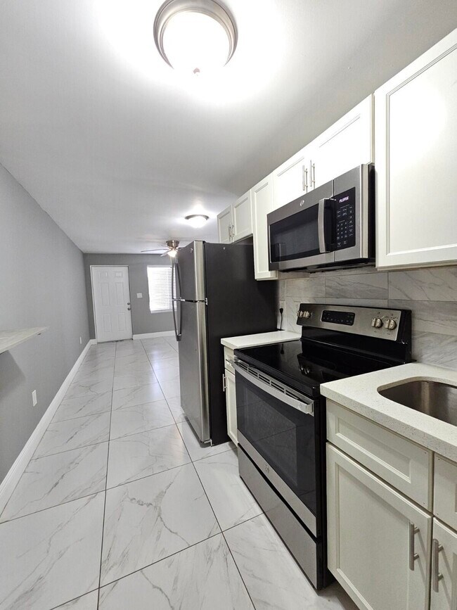 Foto del edificio - 933 W 7th St