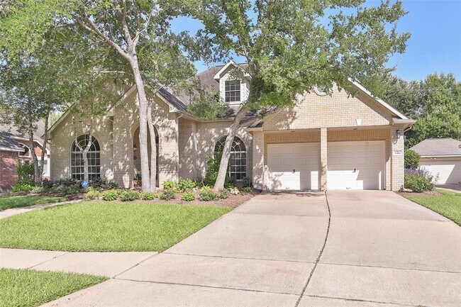 Building Photo - 8414 Green Valley Dr