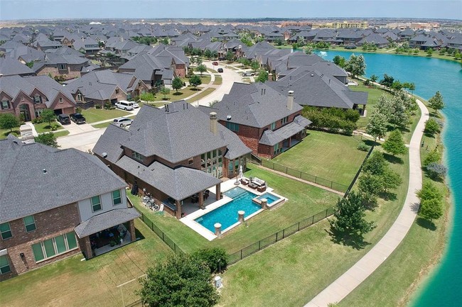 Building Photo - 27623 Liberty Heights Ln