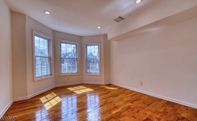 Foto del edificio - 131 Sylvan Ave