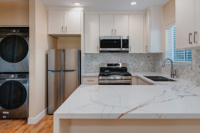 Building Photo - 2703 W Alondra Blvd