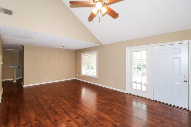Foto del edificio - 1483 Wood Trail Cir