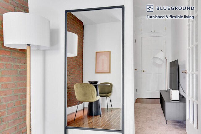 Foto del edificio - 74 Forsyth St