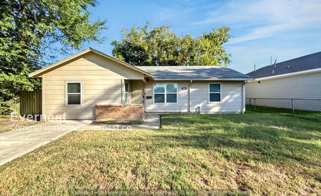 Building Photo - 2929 Sunbeam St