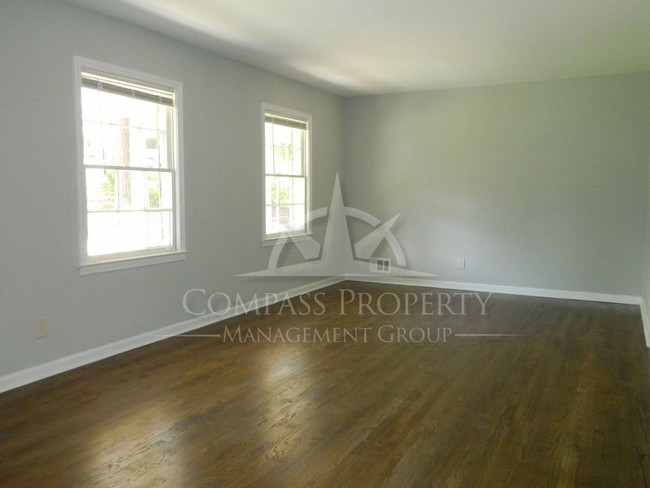 Building Photo - Beautifully Renovated Ranch off I-20