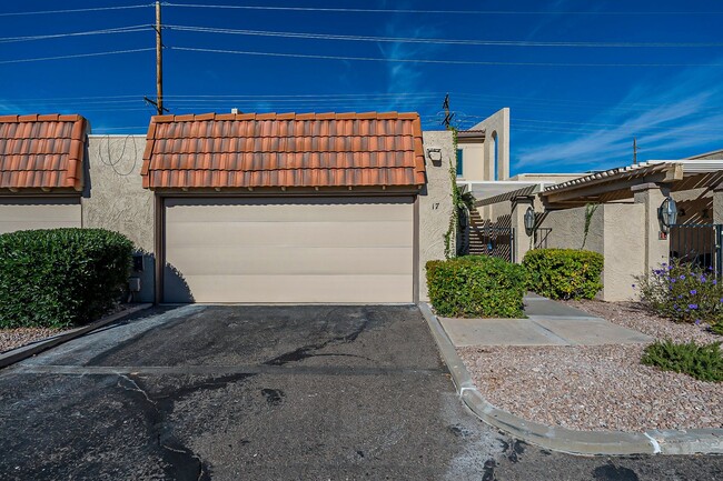 Building Photo - Stunning Old Town Scottsdale Gem!