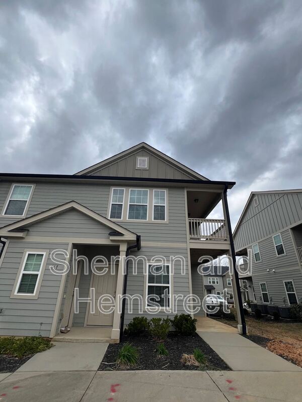 Primary Photo - 645 Dobhill Ln