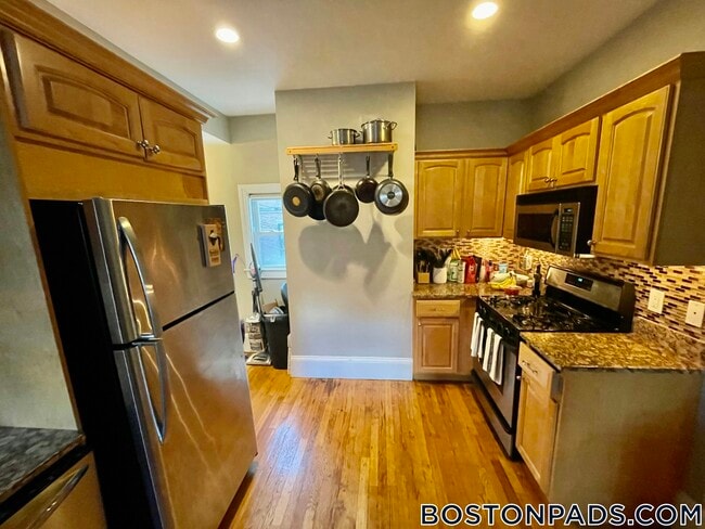 Building Photo - 271 K St