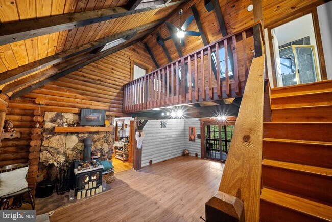 Foto del edificio - 15024 Wheeler Ln