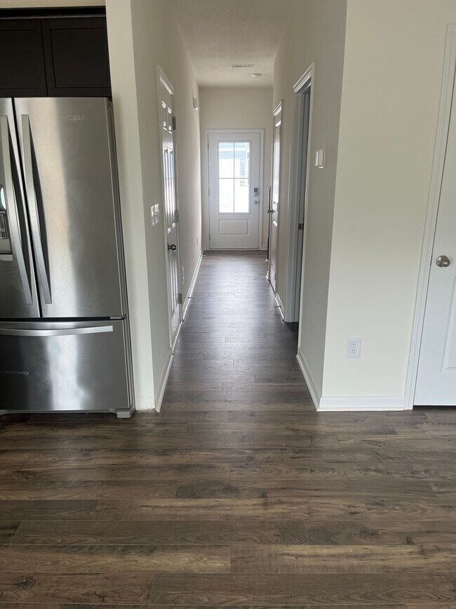 Foto del edificio - Brand New Townhome – Modern Comfort & Conv...