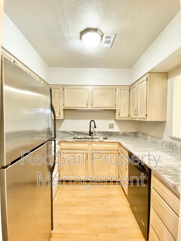 Building Photo - 21 Sidewinder Ct