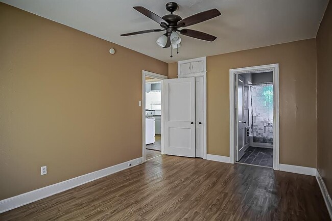 Building Photo - 5218 Bernardo De Galvez Ave