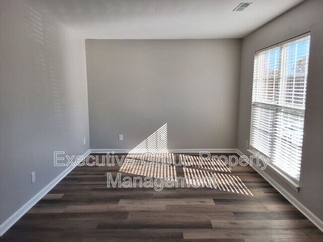 Foto del edificio - 200 Adena Loop