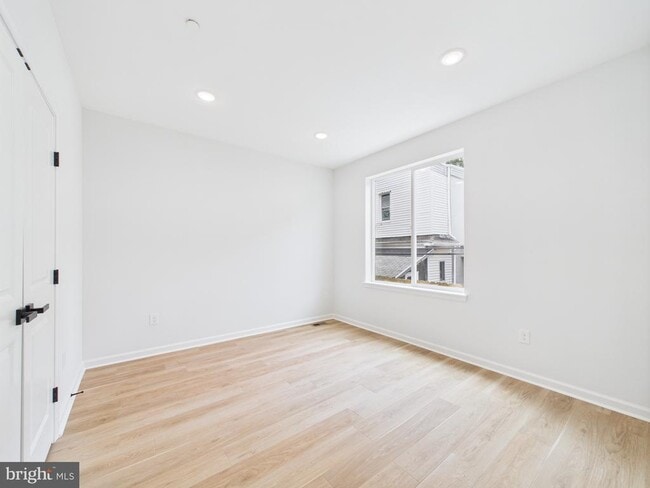 Foto del edificio - 1326 Grove St