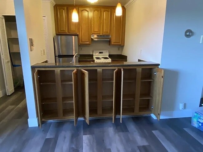 Building Photo - 280 Stonegate Cir