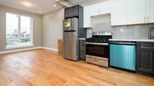 Foto principal - 1087 Gates Ave