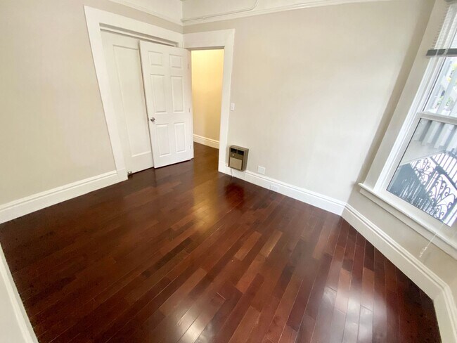 Foto del edificio - 486 1/2 Grove Street-