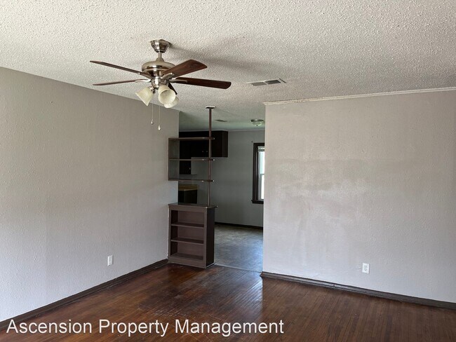 Building Photo - 4 br, 1 bath House - 3215 N Garrison Ave