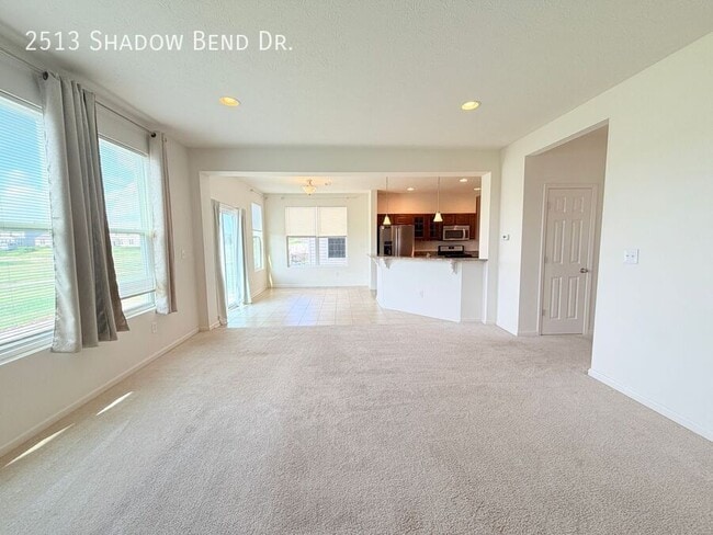 Building Photo - 2513 Shadow Bend Dr