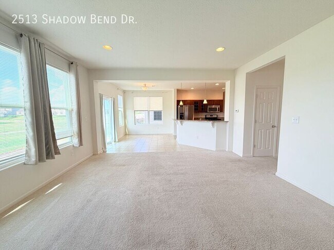 Foto del edificio - 2513 Shadow Bend Dr