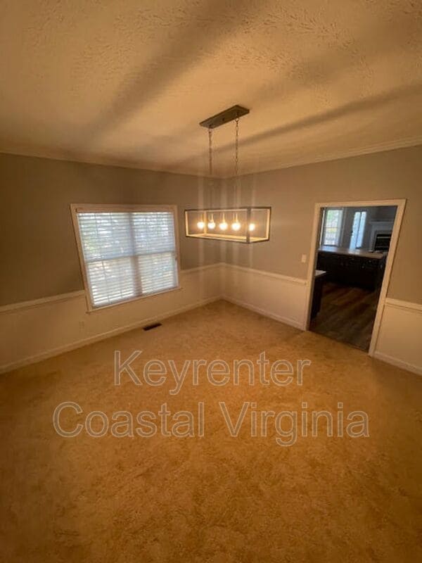 Building Photo - 13 Bohnert Dr