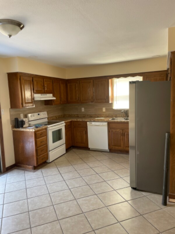 Building Photo - 3634 SW Oak Pkwy