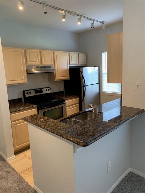 Foto del edificio - 420 Summit Ridge Pl