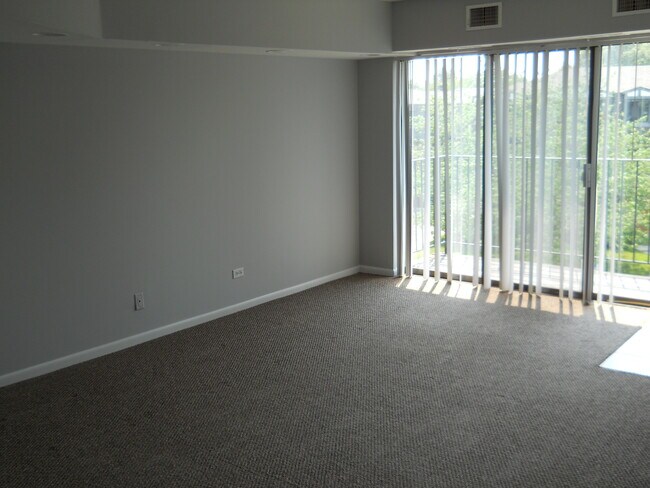 Building Photo - 105 Armstrong Dr