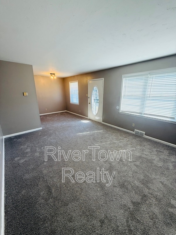 Foto del edificio - 4866 Berrydale Ave