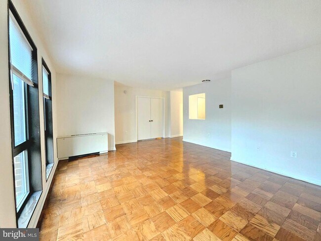 Foto del edificio - 1280 21st St NW