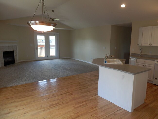 Kitchen/Dining/Livingroom - 7325 N Villa Lake Dr