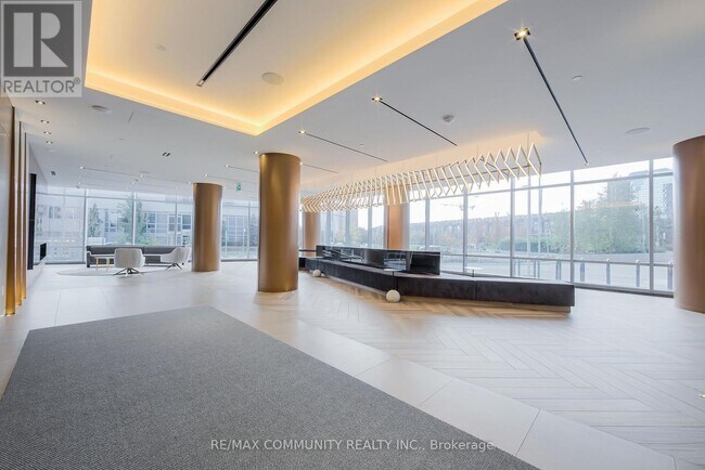 Building Photo - 225 Village Green Square