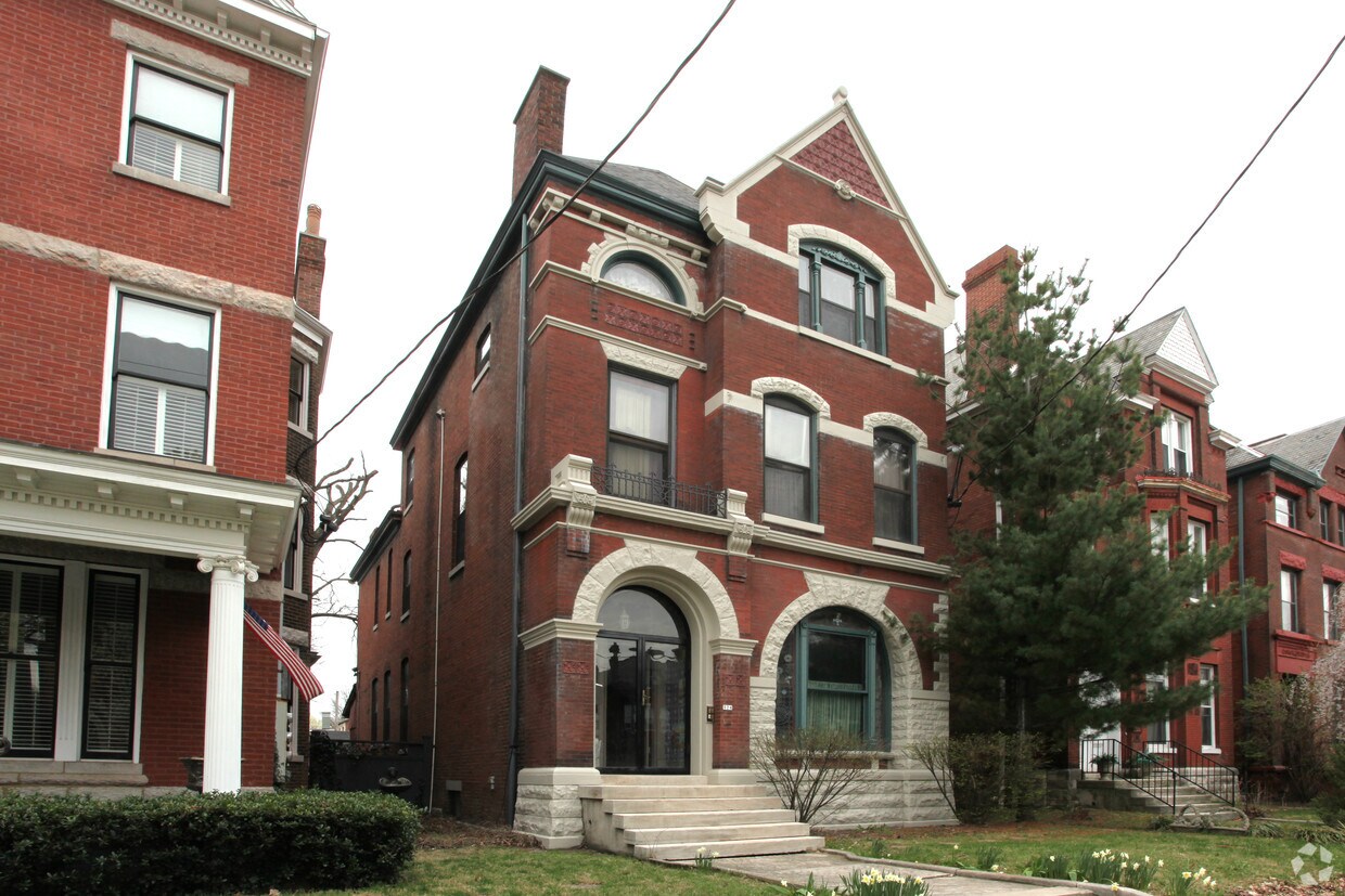 Primary Photo - 124 W Ormsby Ave