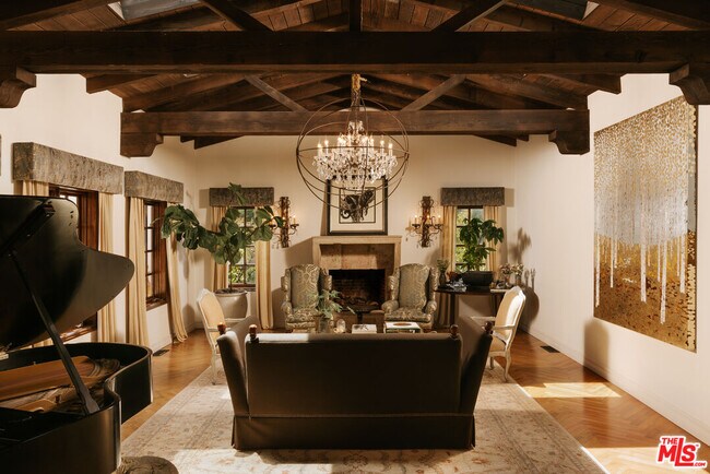 Foto del edificio - 124 N Woodburn Dr