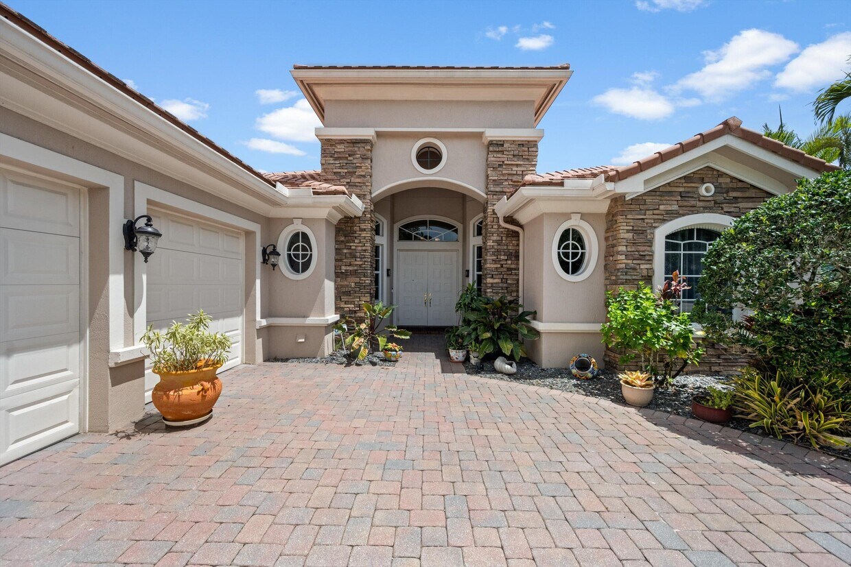 Foto principal - 8790 Wellington View Dr