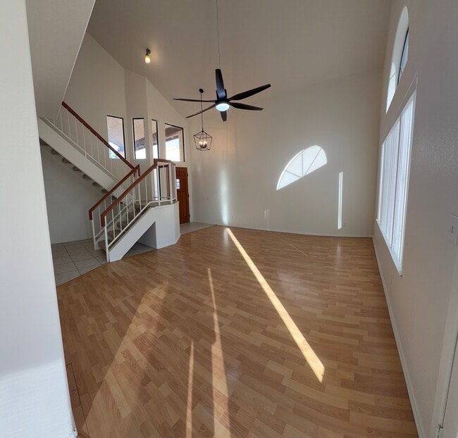 Building Photo - 949 E Gila Ln