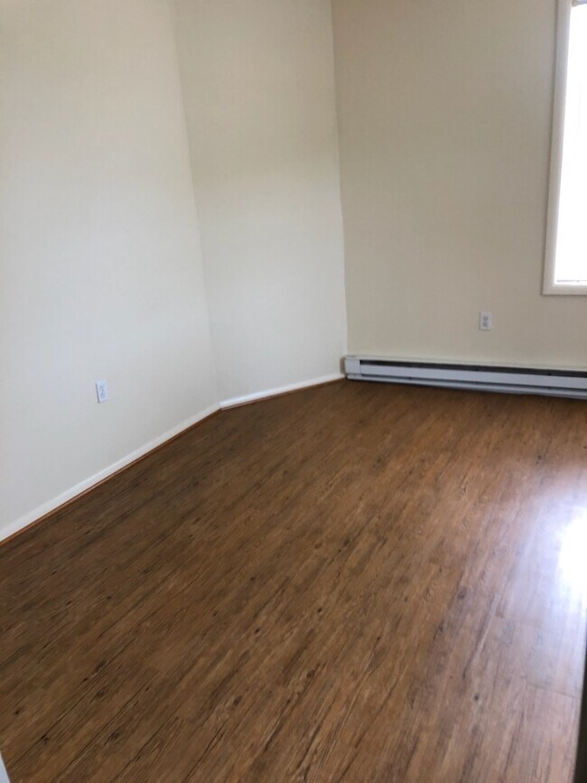 Comedor - 209 E Potomac St