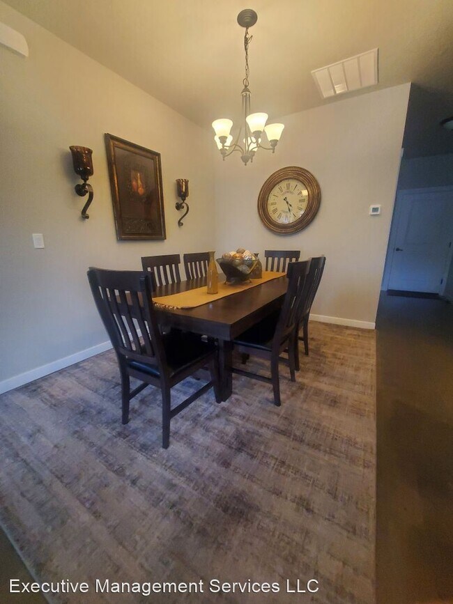 Foto del edificio - 2 br, 2 bath House - 4172 E Silverking Ln