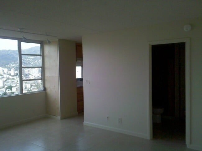 Living Room 2 - 400 Hobron Ln