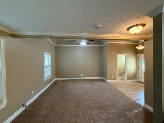 Foto del edificio - 3 Bedroom 2 Bath Located in Walker Run Subdivision, Lake Park, GA